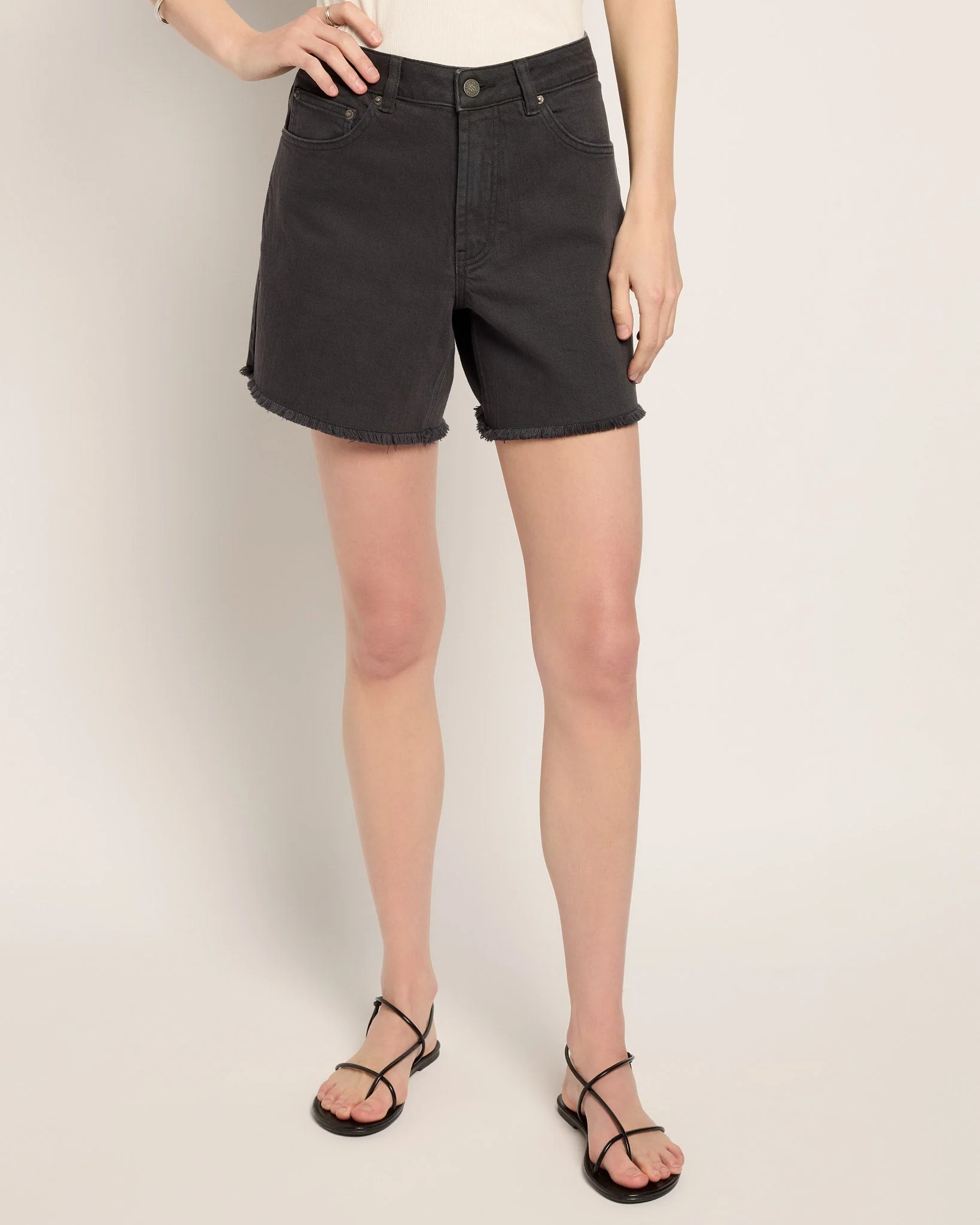 Bailey Short - Image 10