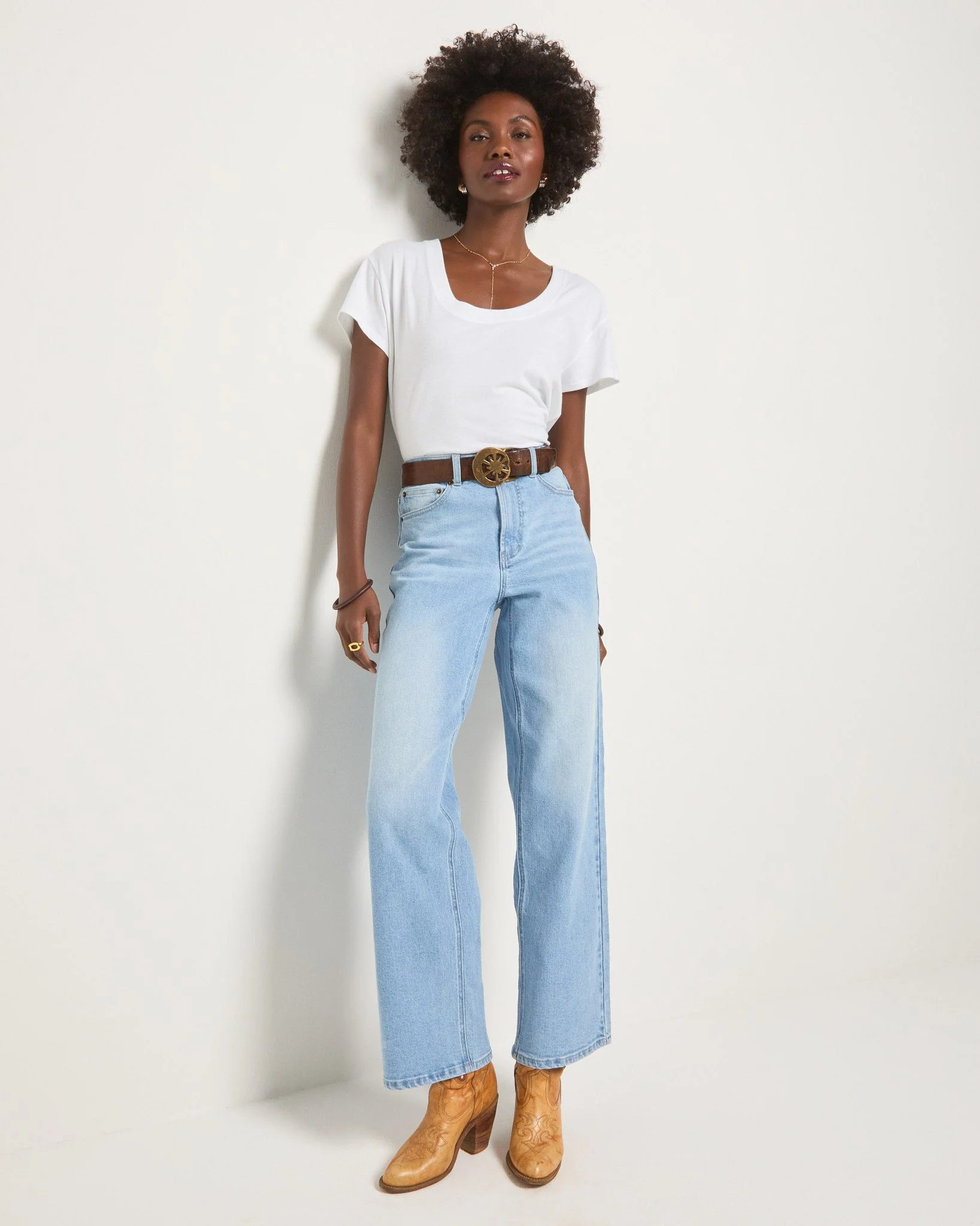 Beachside Scoop Neck Tee - Image 4