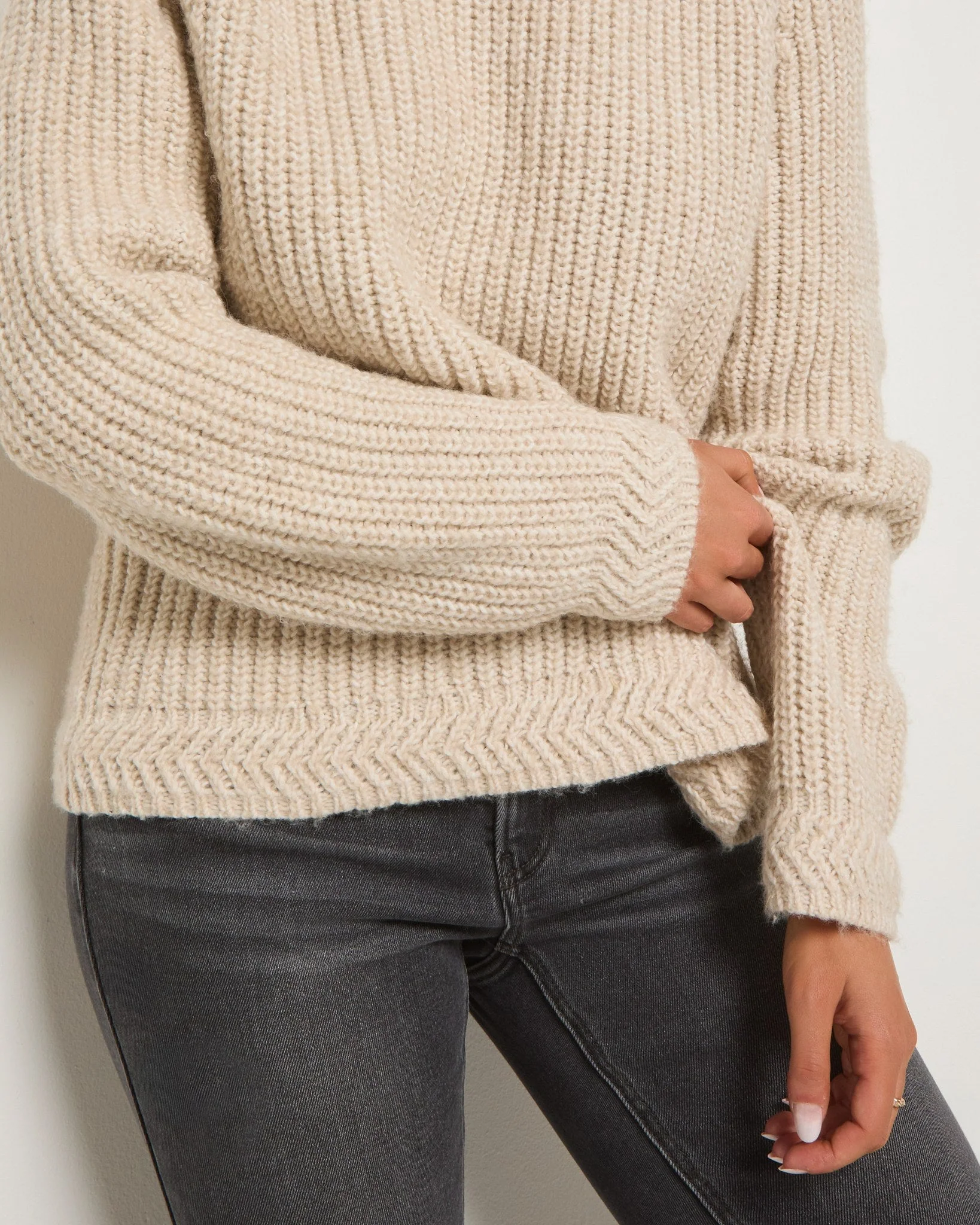 Fisherman Raglan Sweater - Image 8