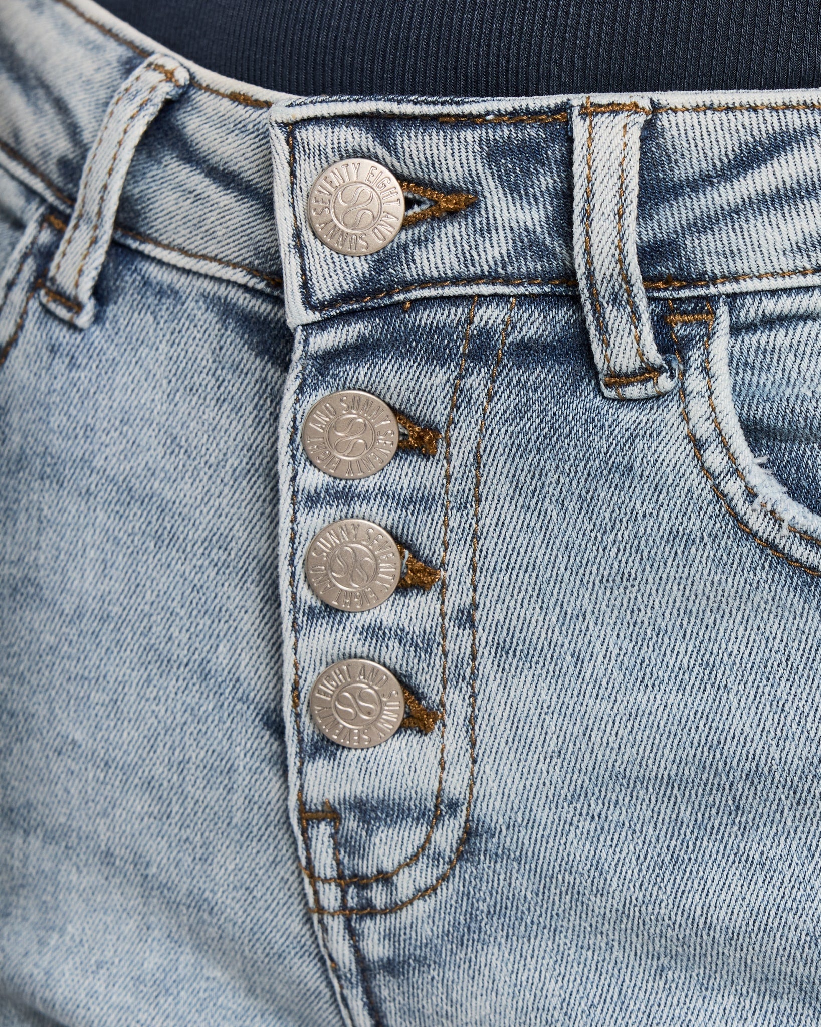 Mid Rise Cropped Side Slit Jeans - Image 4